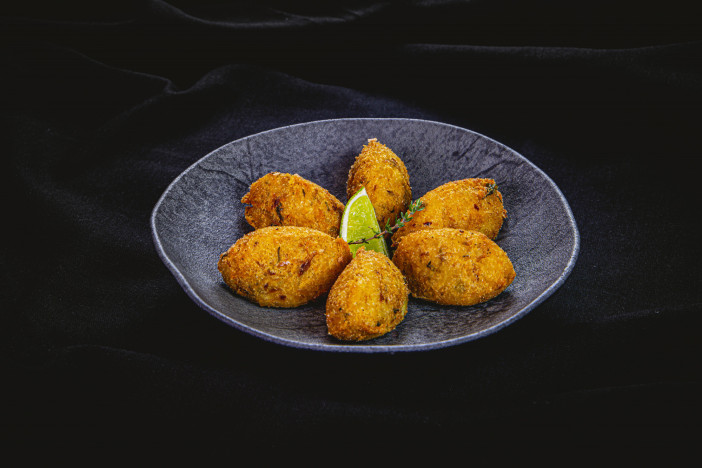 Tropicatto <p>Bolinho de Bacalhau</p>
